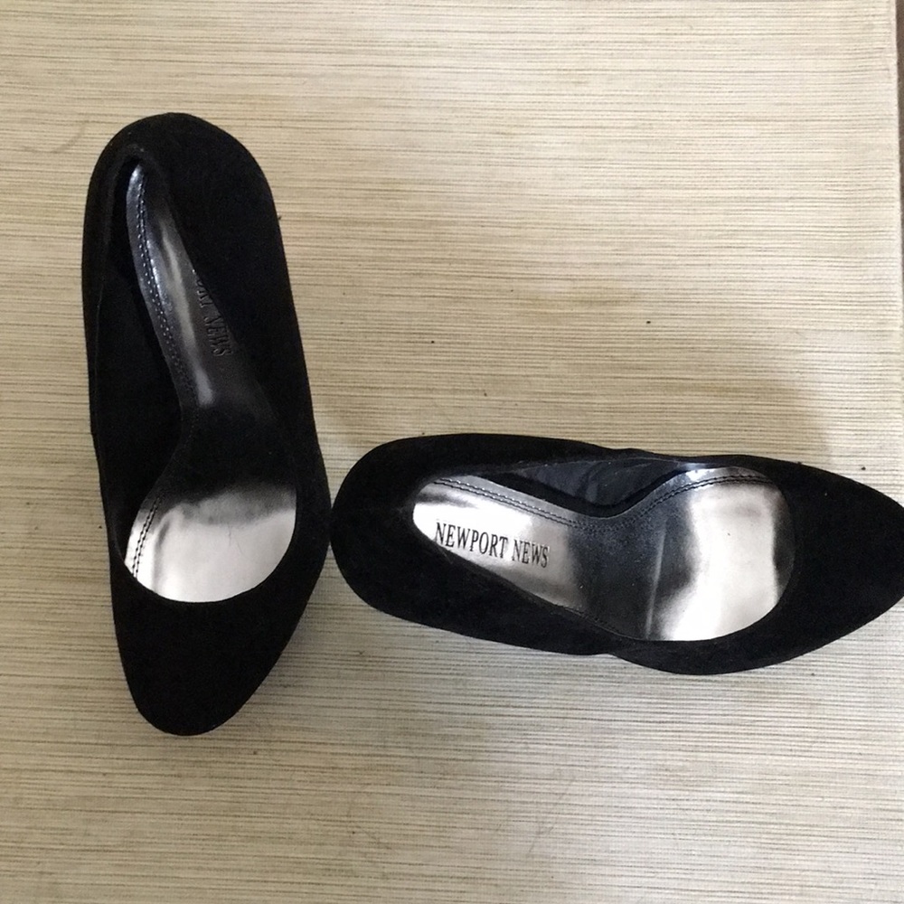 ❤️NWOT! Black heels